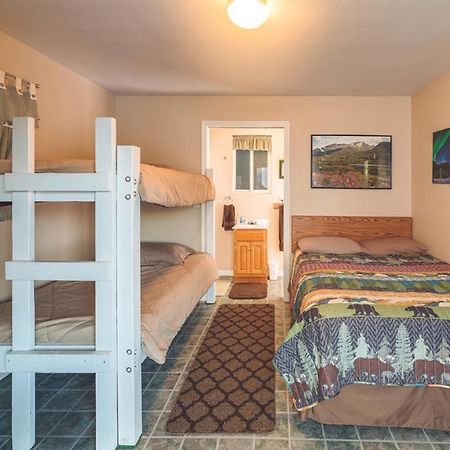 Cabin 3 Lynn View Lodge Haines Εξωτερικό φωτογραφία
